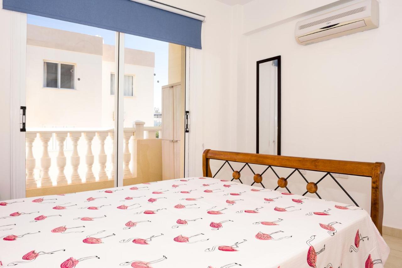 Sofia Apartment 700M Away From The Beach Paralimni Exterior photo