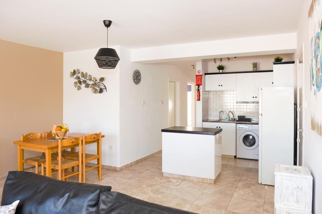 Sofia Apartment 700M Away From The Beach Paralimni Exterior photo