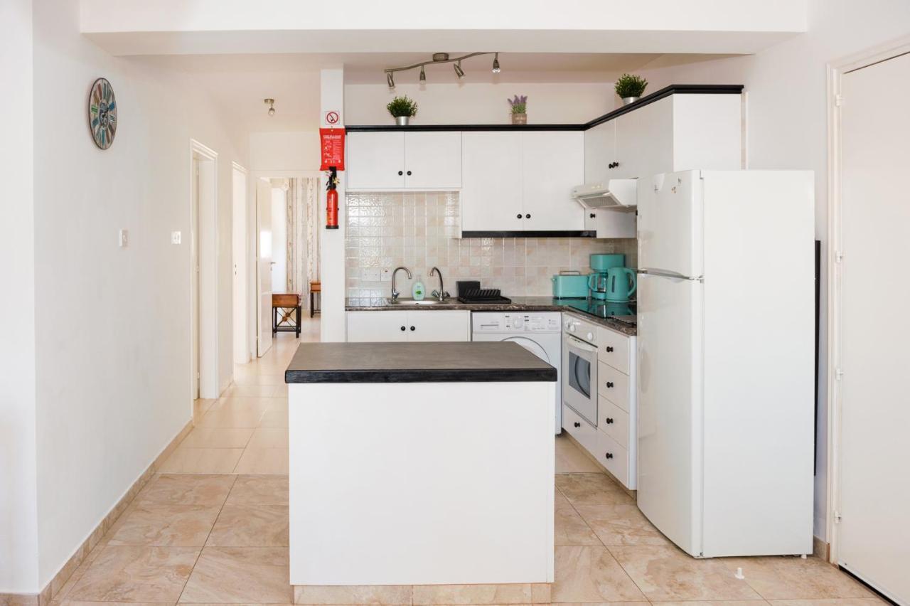 Sofia Apartment 700M Away From The Beach Paralimni Exterior photo